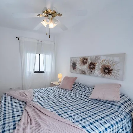 Cosy With Sea View شقة *