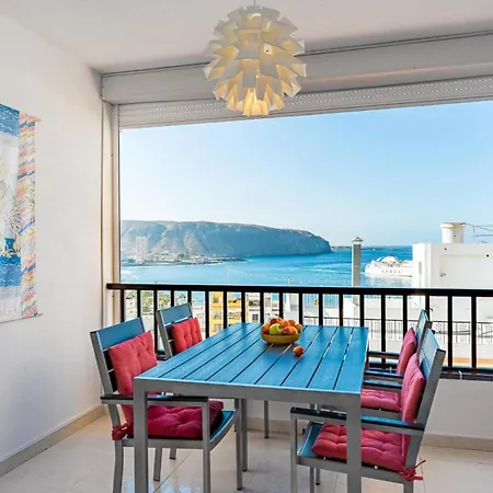 Cosy With Sea View شقة